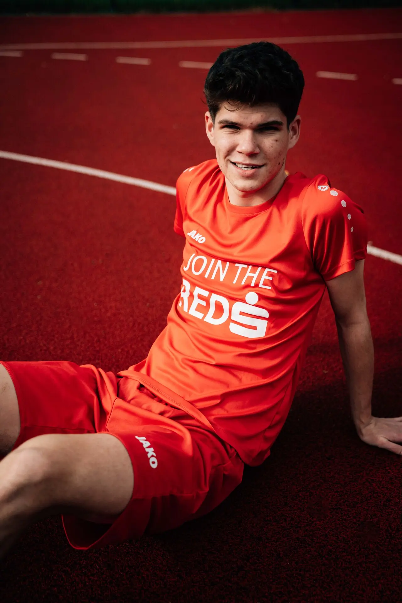 Fussballspieler Sitzend Portrait Laufbahn Fussballspieler Sitzend Portrait Laufbahn