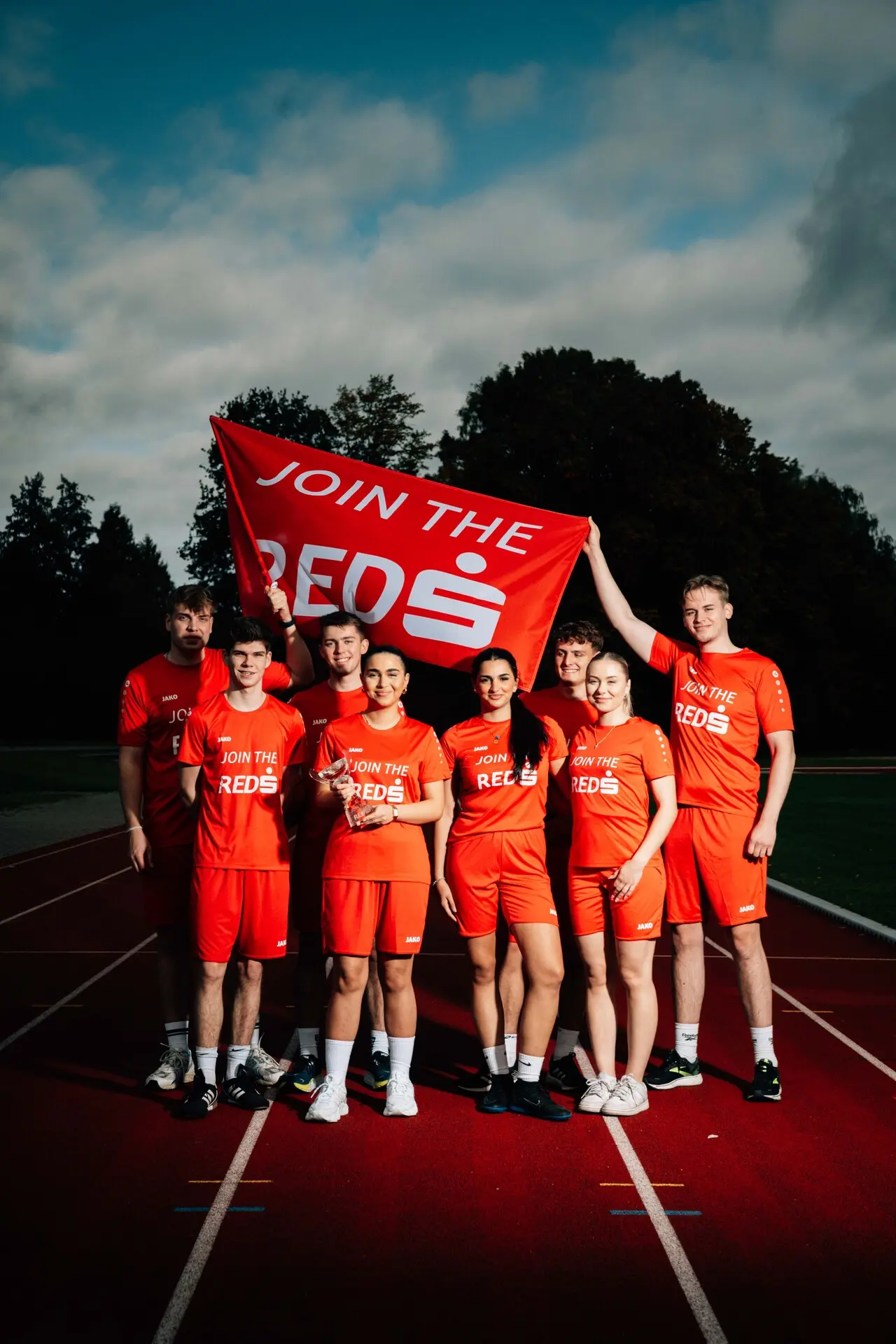 Fussballteam Gruppenfoto Mit Fahne Fussballteam Gruppenfoto Mit Fahne
